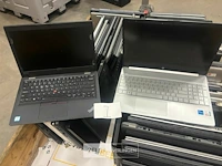 ± 70 laptops mix, niet getest op werking, kan incompleet zijn of scherm beschadigd - afbeelding 2 van  4