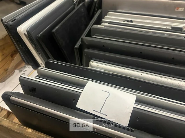 ± 70 laptops mix, niet getest op werking, kan incompleet zijn of scherm beschadigd - afbeelding 4 van  4