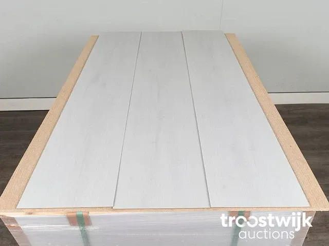 70 m2 pvc-dryback stroken - 1220 x 228 x 2,5 mm - afbeelding 3 van  4