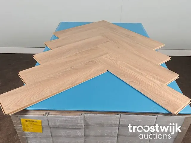 71 m2 visgraat laminaat - 628 x 157 x 10 mm - afbeelding 3 van  4