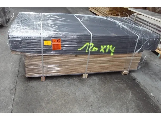 71,10 m² eiken planchetten - afbeelding 1 van  5
