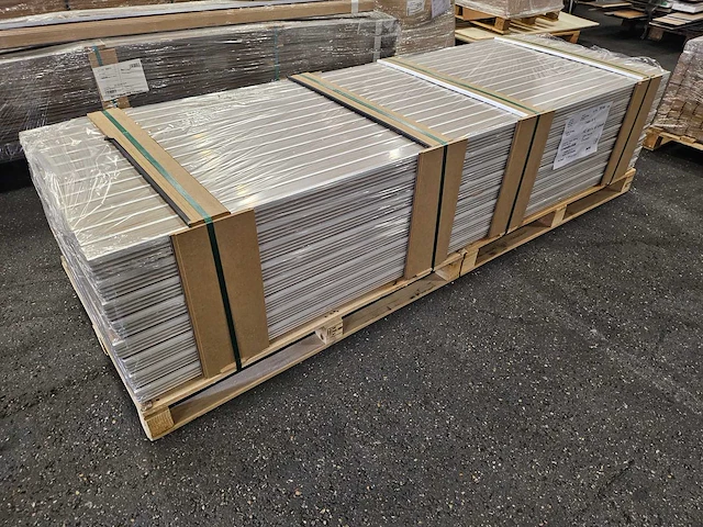 72 meter mdf luxe muur plinten 2400 x 58 x 12 mm - afbeelding 1 van  2