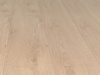 73 m2 laminaat plank - 1200 x 191 x 8 mm - afbeelding 1 van  4