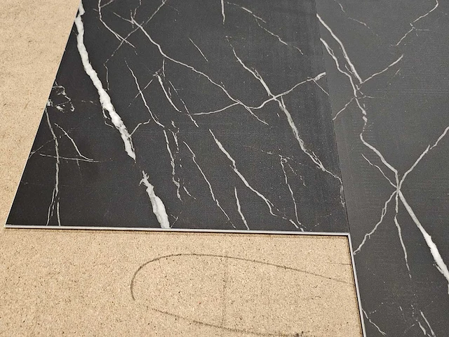 73 m2 pvc spc click tegel - 610 x 305 x 5 mm - afbeelding 2 van  3