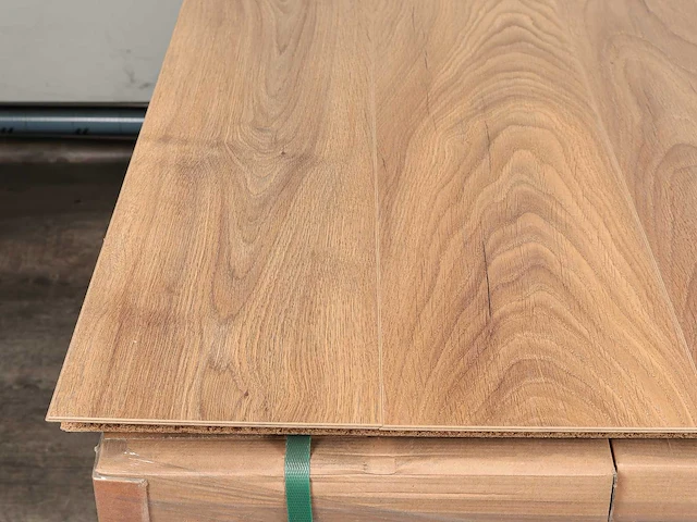 74 m2 laminaat plank - 1288 x 195 x 8 mm - afbeelding 2 van  4