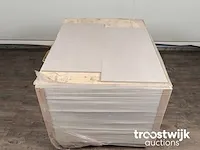 76 m2 pvc-click tegel met vilt ondervloer - 920 x 460 x 7,5 mm - afbeelding 4 van  4