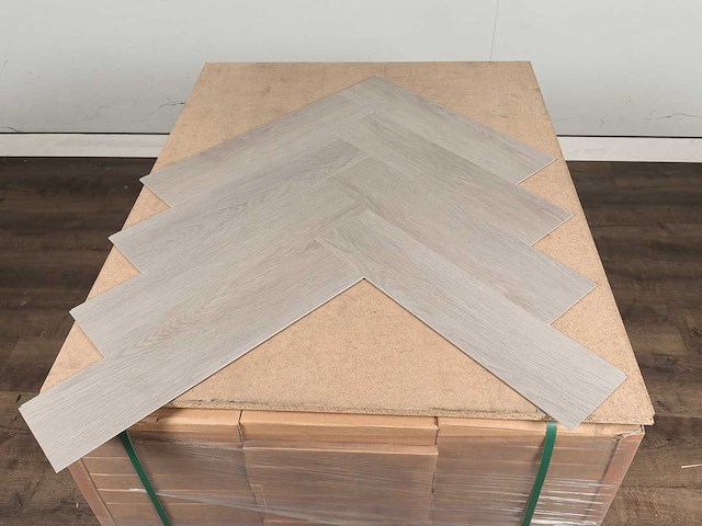 78 m2 pvc spc click visgraat - 610 x 150 x 4 mm - afbeelding 3 van  4