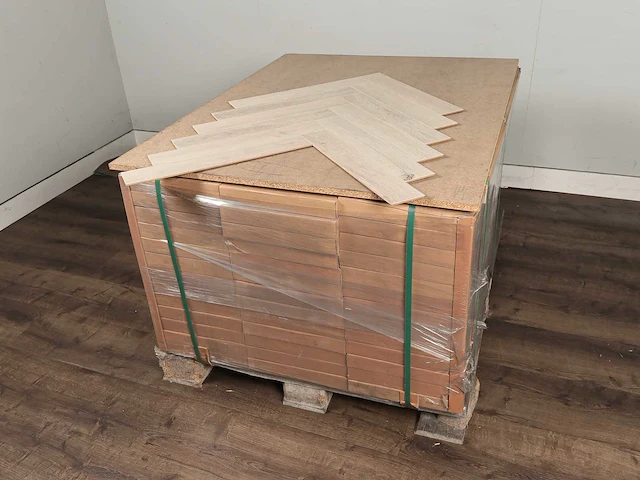 79 m2 laminaat visgraat - 504 x 84 x 8 mm - afbeelding 4 van  4