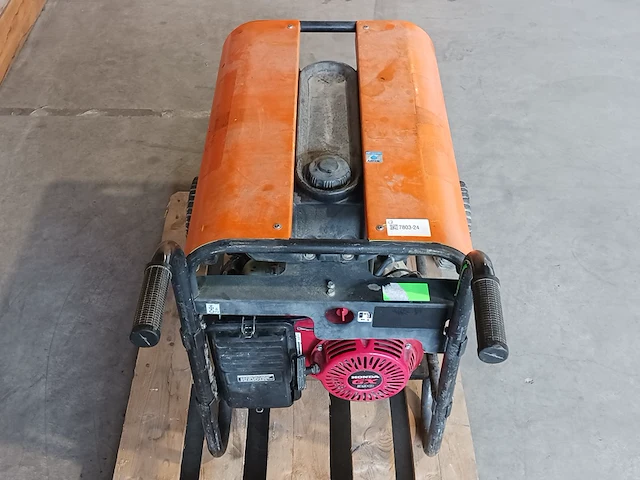 7kva 400 volt aggregaat - afbeelding 12 van  15