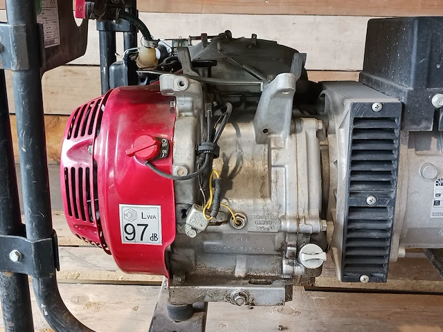 7kva 400 volt aggregaat - afbeelding 14 van  15