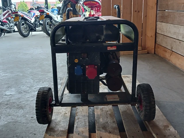 7kva 400 volt aggregaat - afbeelding 3 van  15