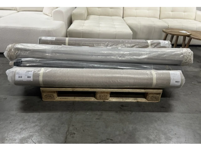 7x a-merk vloerkleden op pallet zuiver, dutchbone, white label living - afbeelding 1 van  7