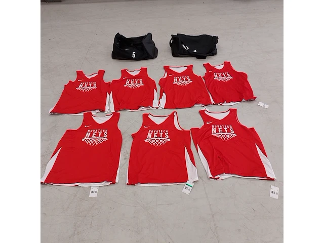 7x basketbaljersey " novatech nets " met 2x nike tas - afbeelding 1 van  10