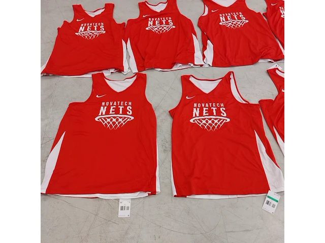 7x basketbaljersey " novatech nets " met 2x nike tas - afbeelding 3 van  10