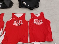7x basketbaljersey " novatech nets " met 2x nike tas - afbeelding 5 van  10