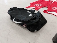 7x basketbaljersey " novatech nets " met 2x nike tas - afbeelding 9 van  10