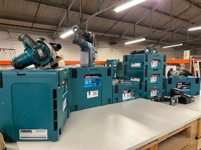 7x bouwgereedschap, 1x 18v accu, 1x lader, m-boxen, makita - afbeelding 12 van  23