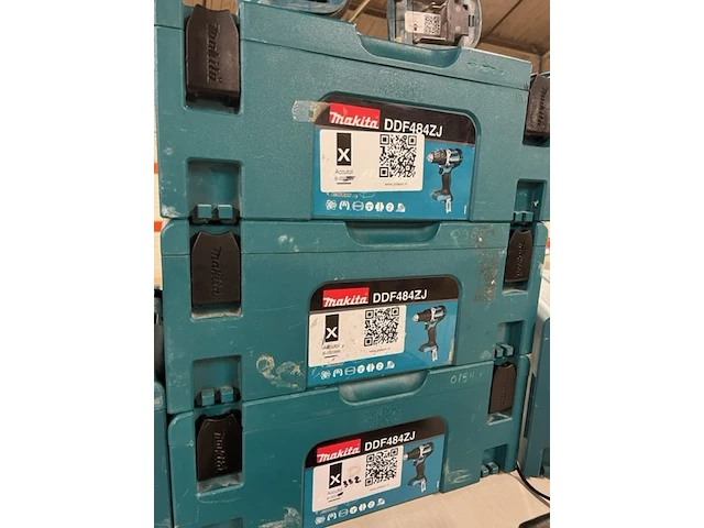 7x bouwgereedschap, 1x 18v accu, 1x lader, m-boxen, makita - afbeelding 23 van  23