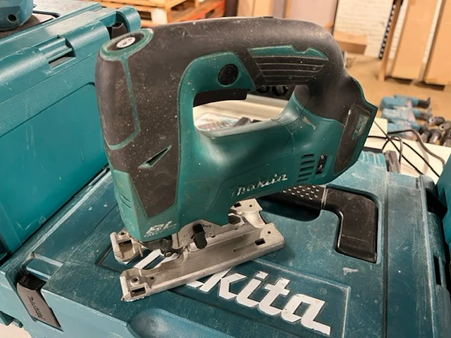 7x bouwgereedschap, 1x 18v accu, 1x lader, m-boxen, makita - afbeelding 8 van  23