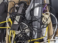 7x diverse monitor met diverse bekabeling o.a. samsung, dell - afbeelding 7 van  8