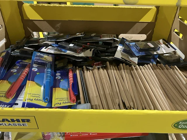 7x dozen kantoorartikelen en boekjes - afbeelding 8 van  12