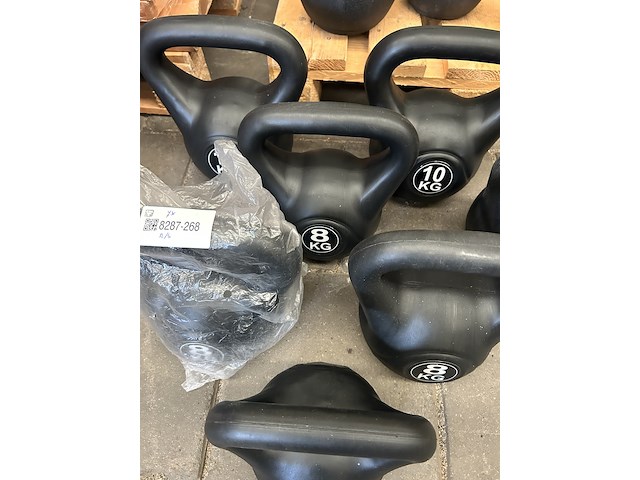 7x kettlebell (2x 10kg, 5x 8kg) - afbeelding 3 van  3