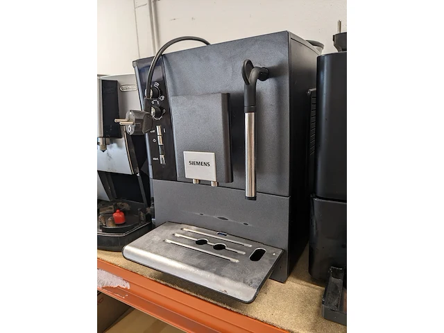 7x koffiemachines, jura, delonghi, siemens, phillips en saeco - afbeelding 2 van  15