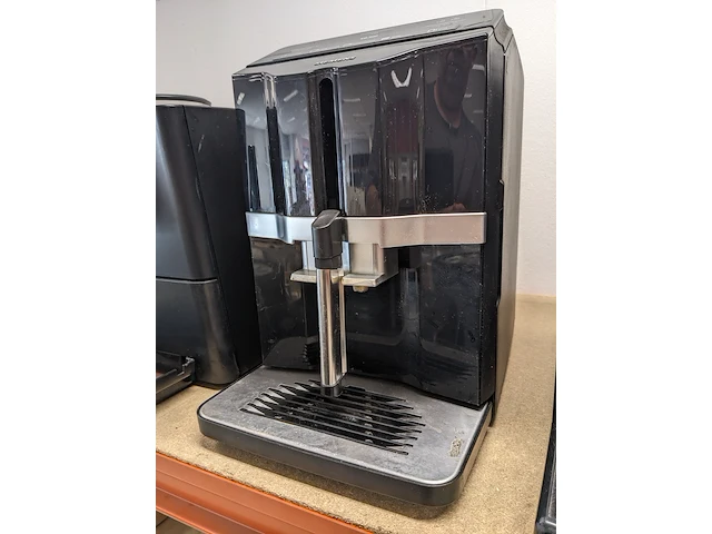 7x koffiemachines, jura, delonghi, siemens, phillips en saeco - afbeelding 12 van  15