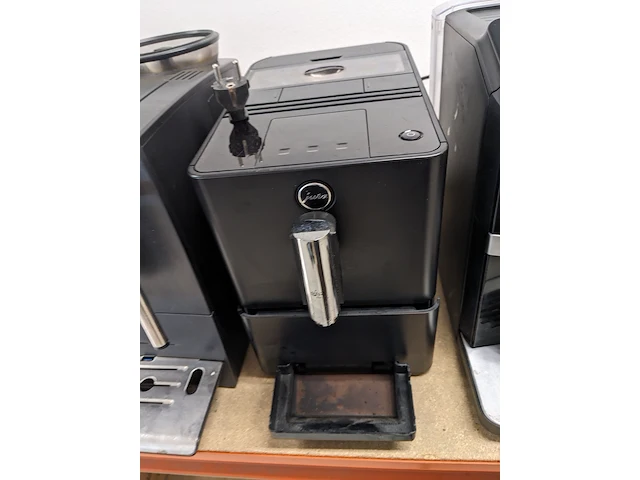 7x koffiemachines, jura, delonghi, siemens, phillips en saeco - afbeelding 15 van  15