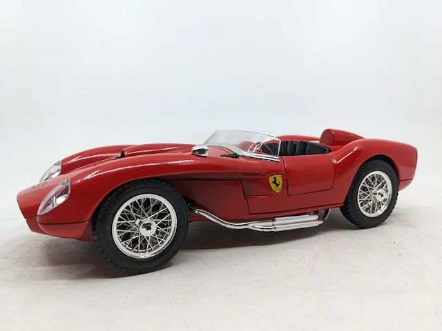 7x miniatuur en schaalmodel o.a. ferrari, mercedes - afbeelding 2 van  11