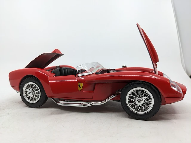 7x miniatuur en schaalmodel o.a. ferrari, mercedes - afbeelding 3 van  11