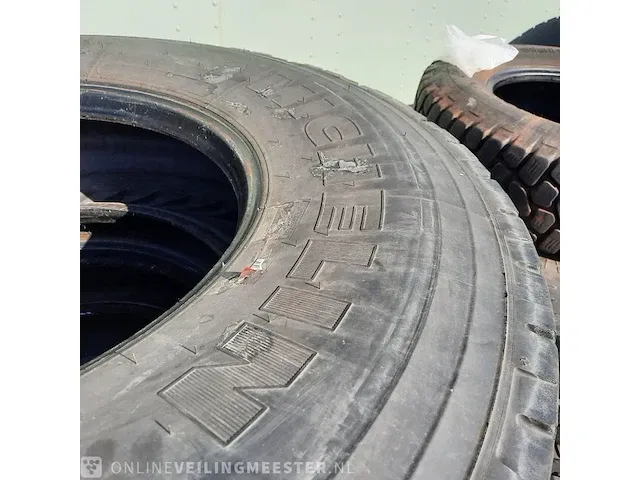 7x vrachtwagenband michelin, xzy-2 - afbeelding 2 van  5