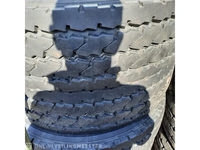 7x vrachtwagenband michelin, xzy-2 - afbeelding 5 van  5