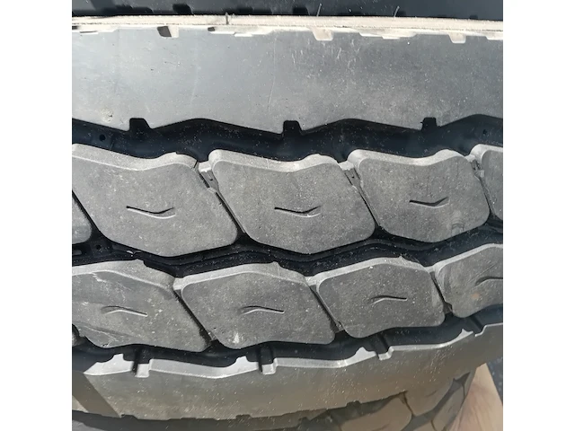 7x vrachtwagenband, michelin, xzy-2 - afbeelding 2 van  14
