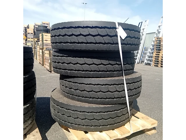 7x vrachtwagenband, michelin, xzy-2 - afbeelding 8 van  14
