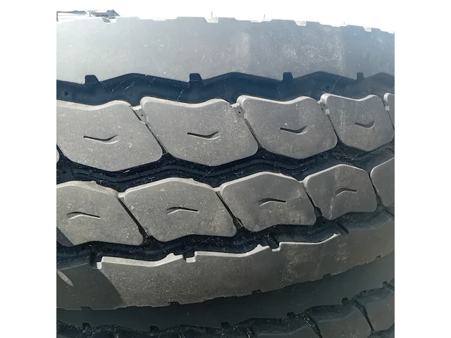 7x vrachtwagenband, michelin, xzy-2 - afbeelding 13 van  14
