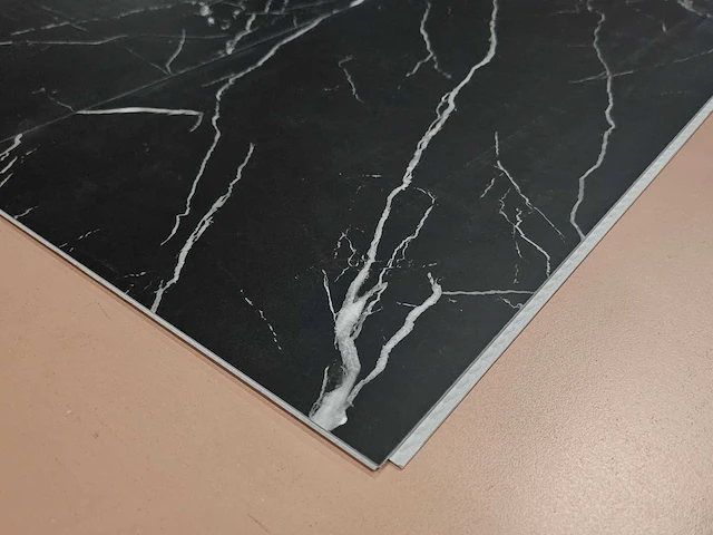 8 m2 pvc spc click tegel - 610 x 305 x 4 mm - afbeelding 2 van  3