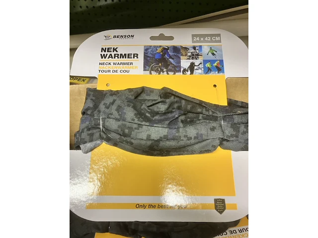 8 nekwarmers retour uit verkoop - afbeelding 2 van  5