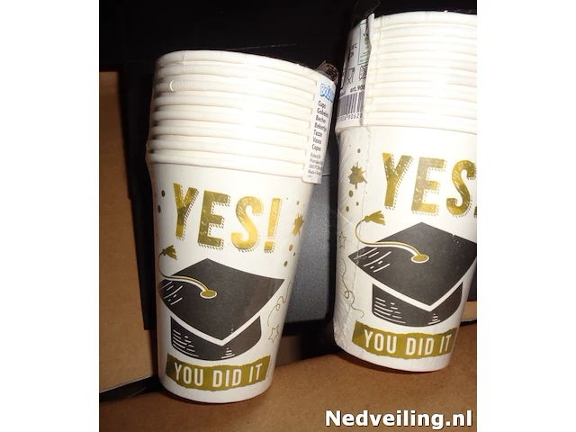 8 pakjes met bekers 8x21cm yes you dit it - afbeelding 1 van  3