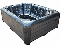 8-persoons buitenspa met balboa en wifi en 112 massagejets