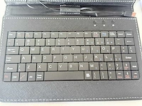 8'' wifi tablet pc, quad-core + toetsenbord + cover + oordopjes + usb-kabel - afbeelding 4 van  6