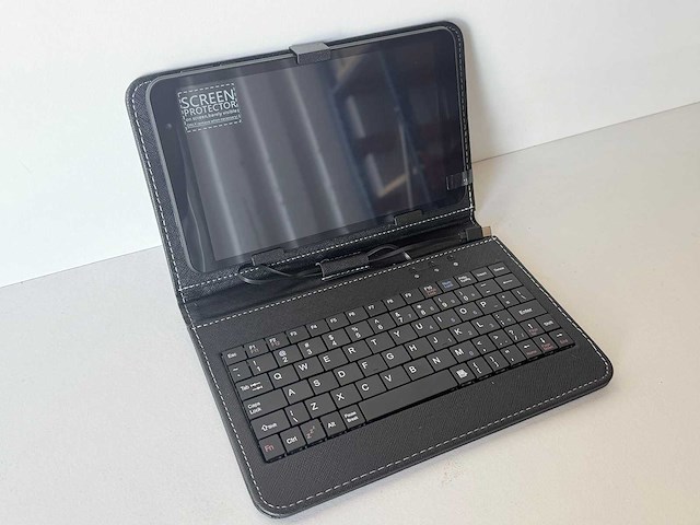 8'' wifi tablet pc, quad-core + toetsenbord + cover + oordopjes + usb-kabel - afbeelding 1 van  6