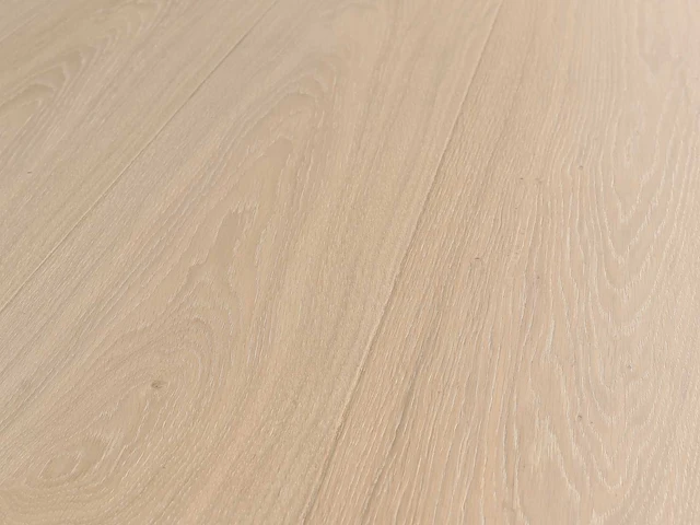 81 m2 parket eiken fineer berry alloc - 2410 x 241 x 10,1 mm - afbeelding 1 van  4