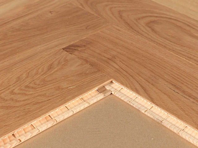 82 m2 parket eiken visgraat - 660 x 110 x 14 mm - afbeelding 2 van  4