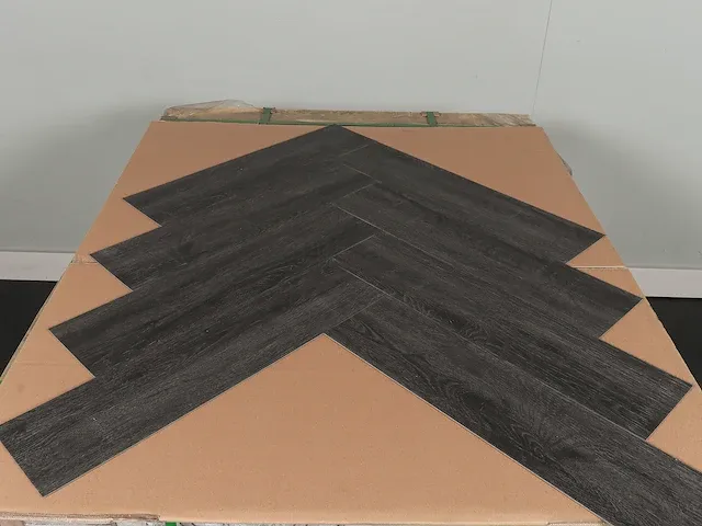 83 m2 pvc-dryback visgraat - 610 x 150 x 2,5 mm - afbeelding 4 van  4