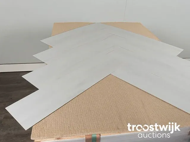 83 m2 pvc-dryback visgraat - 610 x 150 x 2,5 mm - afbeelding 3 van  4