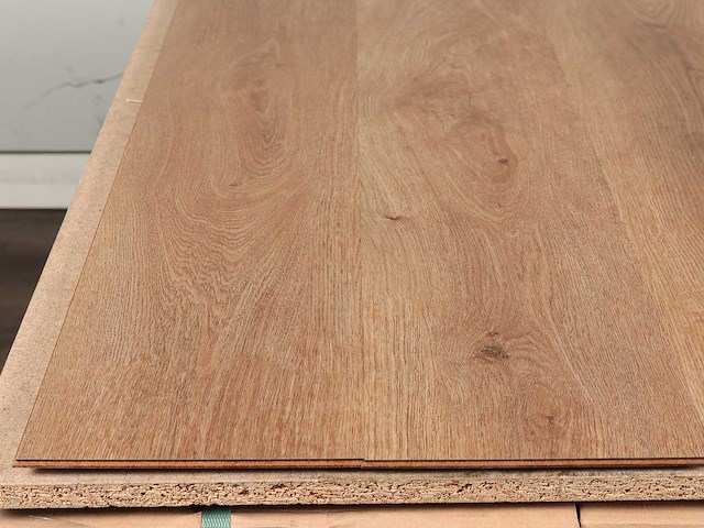 84 m2 pvc click plank op hdf - 1222 x 182 x 9 mm - afbeelding 2 van  4