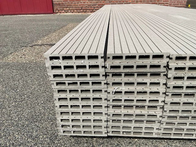 8,5 m² composiet vlonderplank grijs 420x14.5x2.3 cm - afbeelding 5 van  6