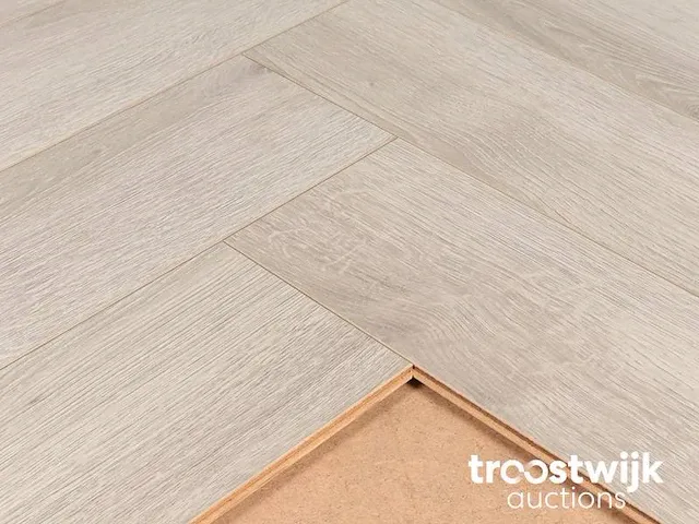 85 m2 visgraat laminaat - 640 x 133 x 12 mm - afbeelding 2 van  4