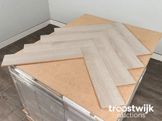 85 m2 visgraat laminaat - 640 x 133 x 12 mm - afbeelding 4 van  4
